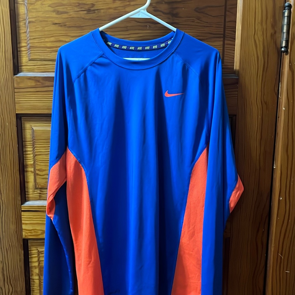 Perfect like new Nike Dri Fit Size large orange and Blue